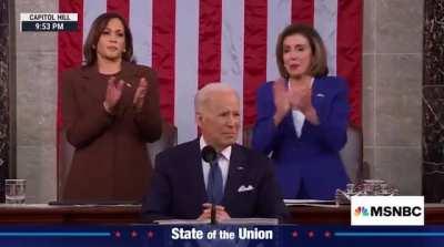 “Fund the police” - Republicans & Democrats give Biden a standing ovation