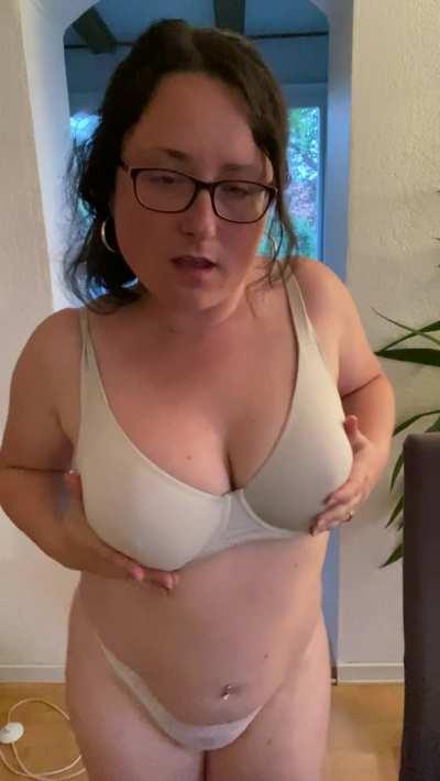 This mom can’t stop being naughty