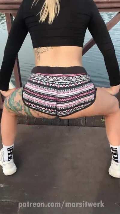 Booty Clap