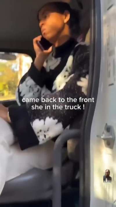 Karen can't stay cool and has meltdown over failed fridge delivery.