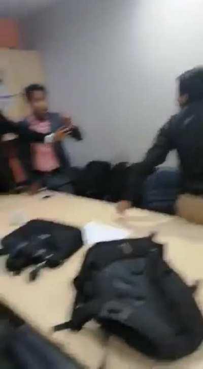 Hum sab me ek Srikant tiwari rehta hai, bas sirf usse jagane ki jaroorat hai.