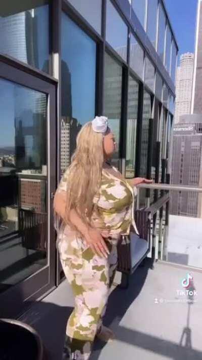 Got dammit!! Wassup BREE!!!