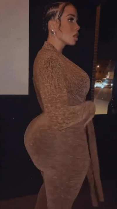 Look at that ass