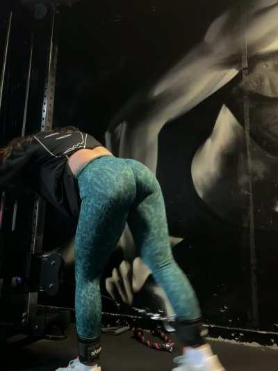 50% OFF 🚨come play with my gym booty🍑 link below 😈👇