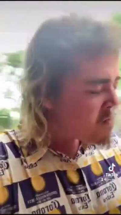 Does anyone know how to do a sound like he does in the beginning?