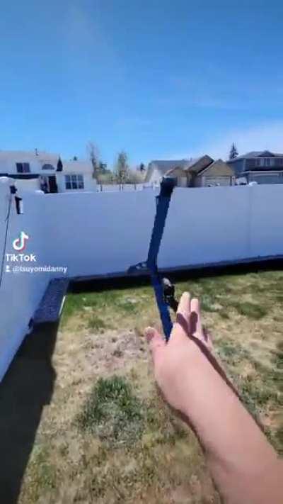 Pov: You just got your Octane Heirloom and wanna melee someone off drop