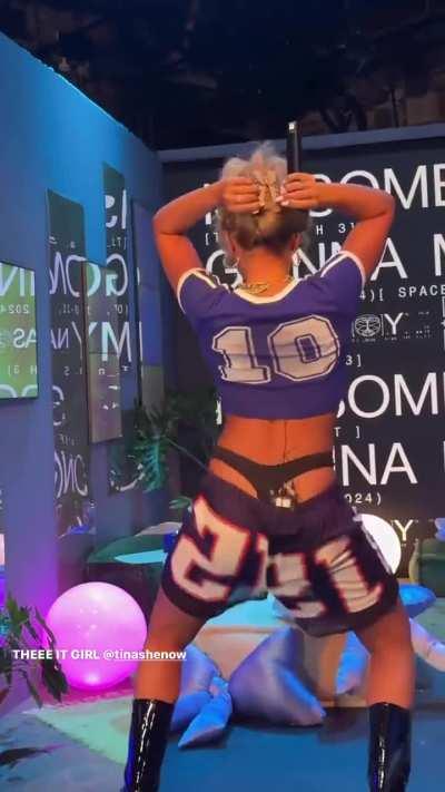 Tinashe Shutting Down the Stage! 🔥👑 