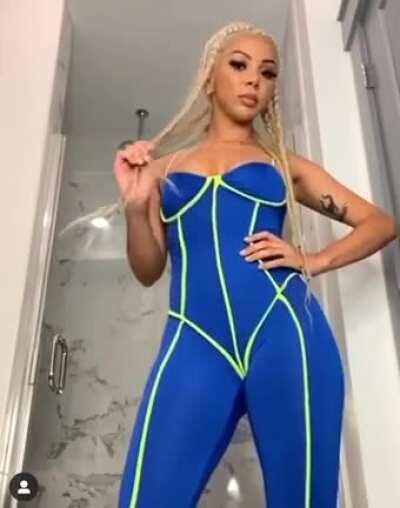 Ass and thigh jiggle 🤤🤤🍑