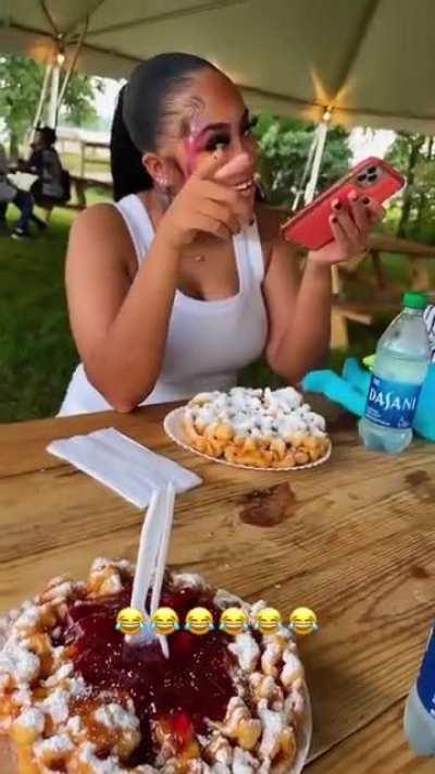 nigga laugh like pops 😂