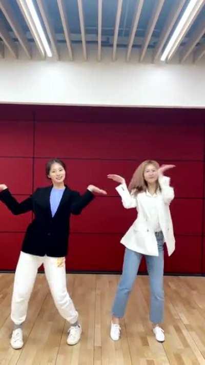 210715 TikTok Update - SANA, TZUYU - What is Love?💃🕺💕 (Pulp Fiction 2021 ver.)
