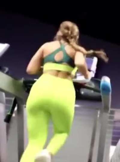 Ass bouncing without jack