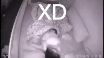 baby belche con las madres del chat