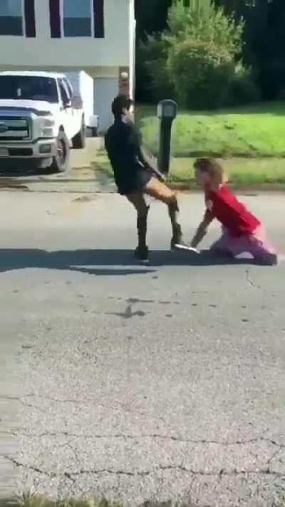 He Is ripping of his f*cking legs