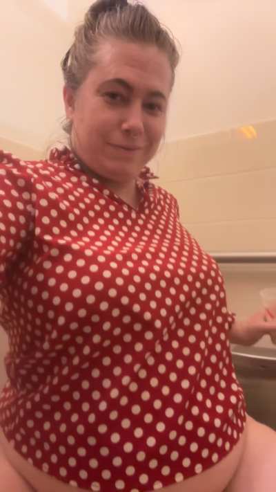 You’ll love licking my iced latte. 🧊