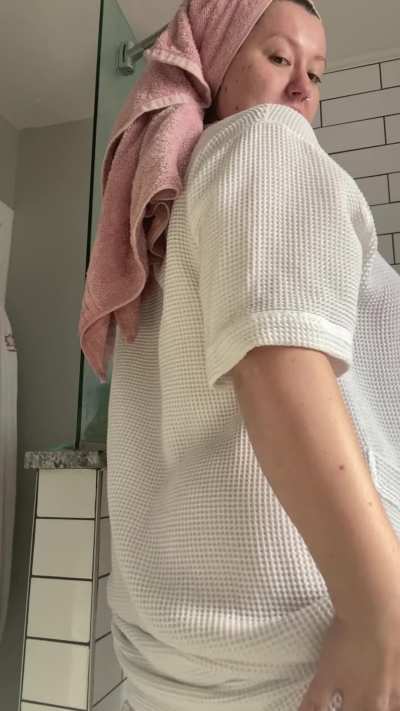 Robe and curves, no explanation needed