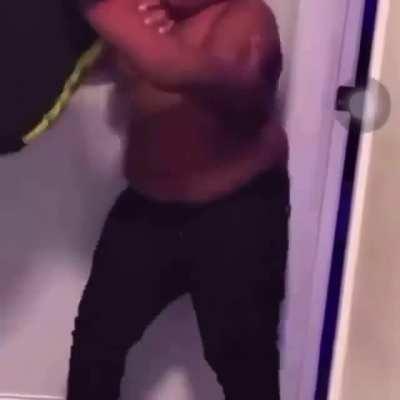 Me fighting off do boys in my dms