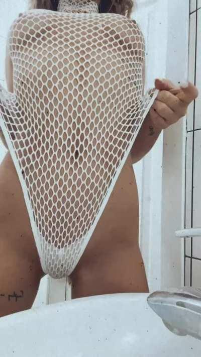 I wonder if older men would fuck me ?