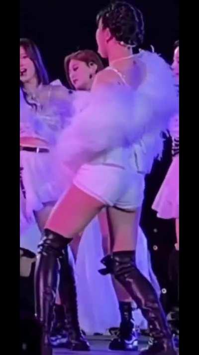 Chaeyoung's 🍑