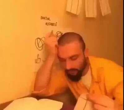 A*k nerde yazıyo vermidon (Video 10sn)