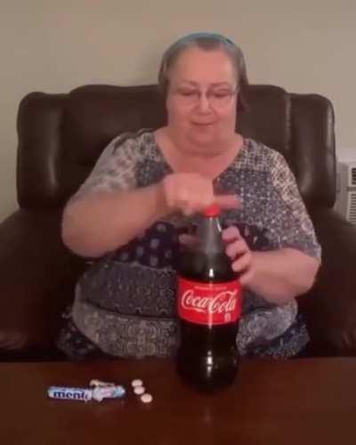 wOMEn DiES iN hoRRible cHemical REACtion