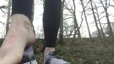 Early morning run and I’ve got them sweaty feet 🤤