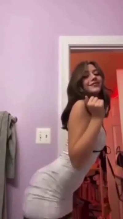 anyone have the original or full version of this? she’s so bad 