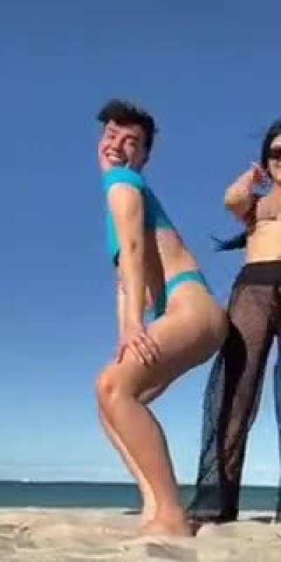 cum 💦💦 get some ass 🍑🍑 james charles