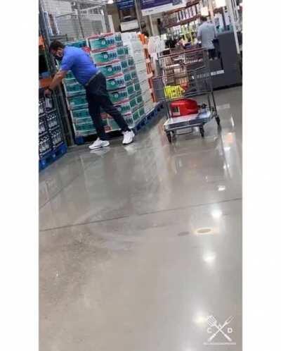 Costco dad spotted in the wild
