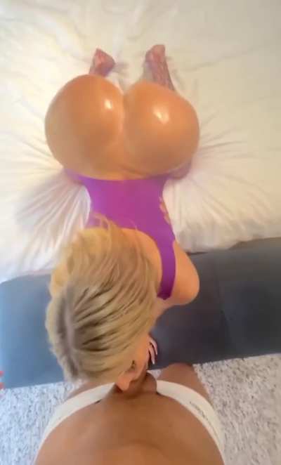 Come see how wet this tongue gets