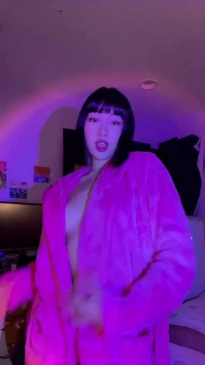 Does anyone appreciate naked kpop covers?