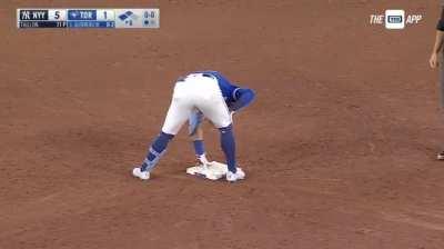 [Highlight] [Highlight] IKF catches Bichette sleeping and tags him out behind his back after a 1-out double