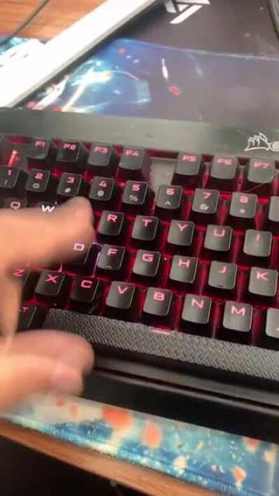 Tap strafing in apex legends be like