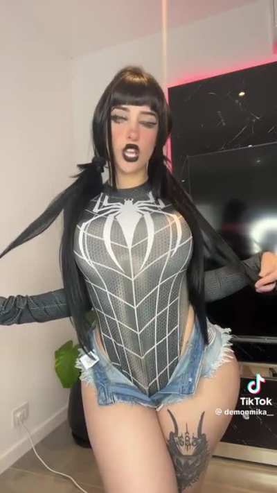 Demonmiika thick Latina 