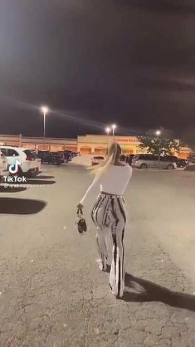 Soft & Jiggly No.73 ( Walk Walk Walk ) 😍🤤