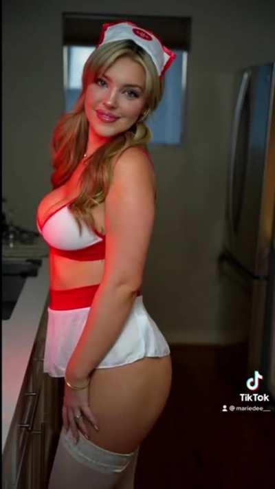 Help me pick my Halloween costume ☺️