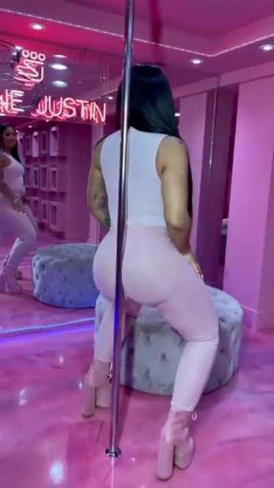 BEST VIDEO YOU'VE SEEN ALL WEEK