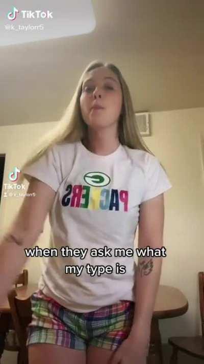 Cute👸🏼Blonde LOVES 🍫