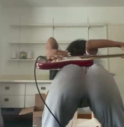 (BEWARE OF LOUD ASS AUDIO)