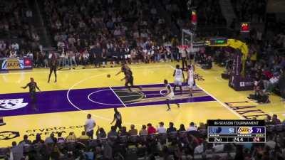 [Highlight] Lebron with the beautiful behind-the-back to DLo to extend the lead to 23