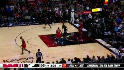 [Highlight] Caleb Martin with the put back slam to cut the Bulls' lead to 1!