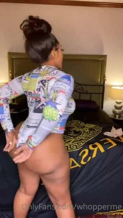 🔥 fellas it's 2 tiers 10$ and 25$ the 25$ tier u get the discord server that alone is worth the 25$ u get it all tho big megafolder terabytes worth of shit thousands of vids yall