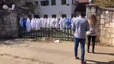 Profesionales de la salud se hacen presente en la protesta del 17A