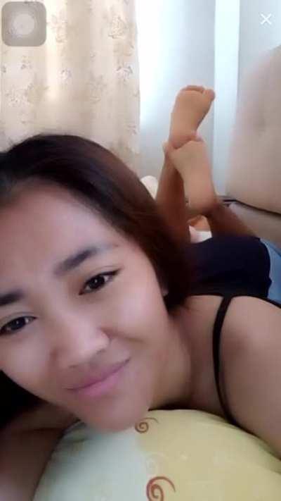 @jheng.duruin (banned) was live showing off her beautiful hot sexy soles from Sole 🦶🏻 Saturday!! Part 2