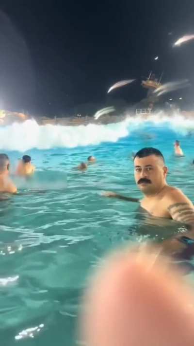 Seen this video and just had to swap the backgroundmusic lol