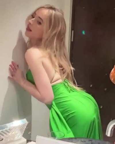 Sabrina Clearly wants it from behind