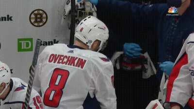 [WSH-BOS] Ovi waxing his stick during a TV Timeout