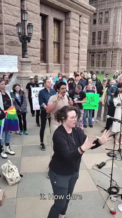 Man heckled and booed at for saying Democrats and Republicans are the same for supporting Israel/taking funds from AIPAC