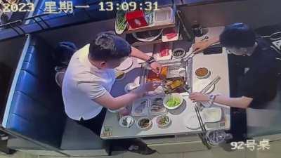 WCGW Showing your friend r/whatcouldgowrong