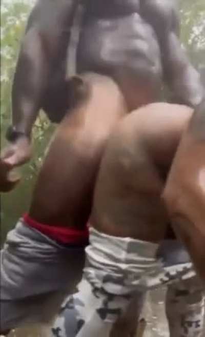 In the rain though 😅😅😅