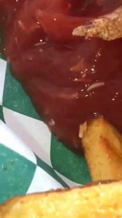 Just some fries and ketchup 😋😩